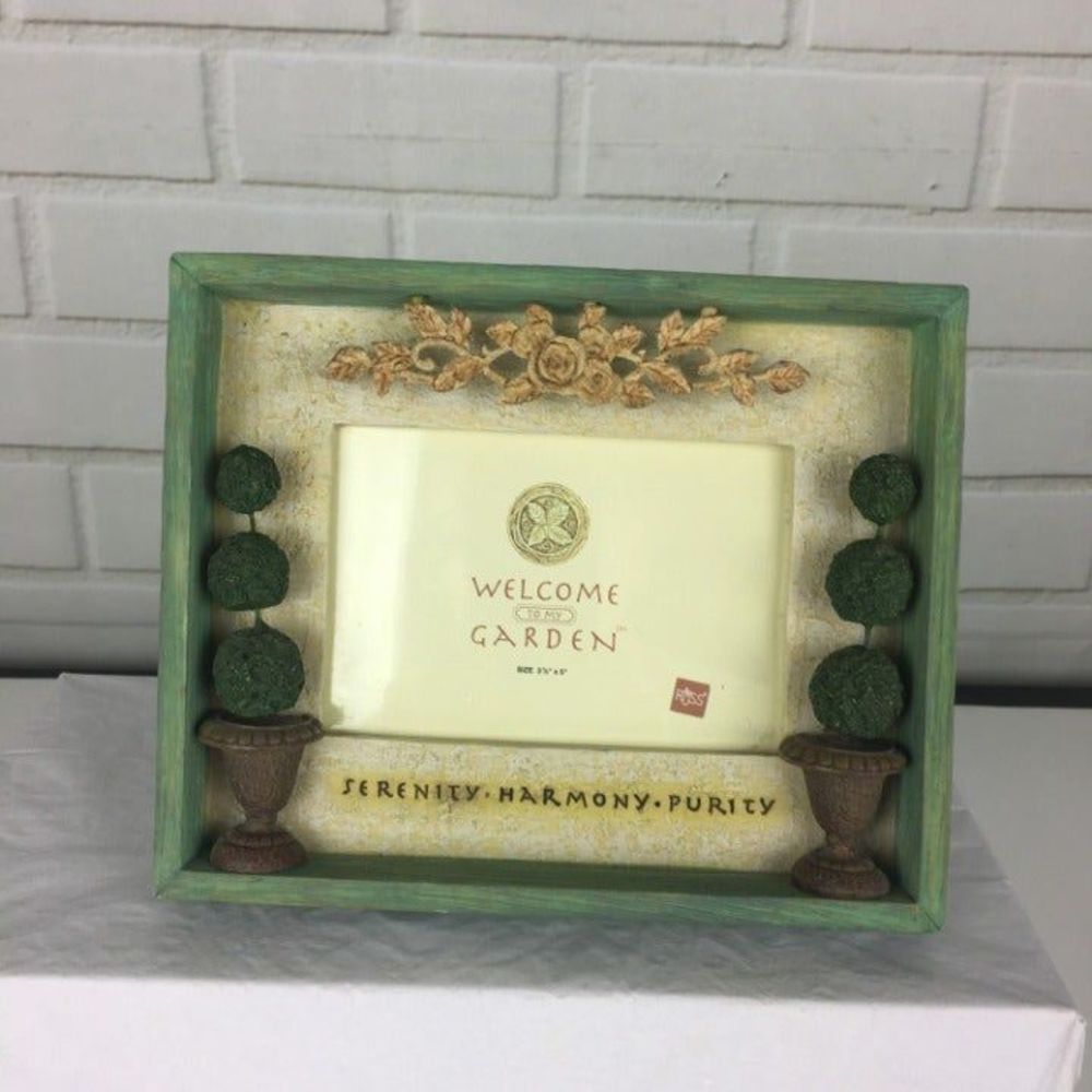 Russ Berrie Green Handpainted Topiary Garden Tabletop Shelf Photo Frame